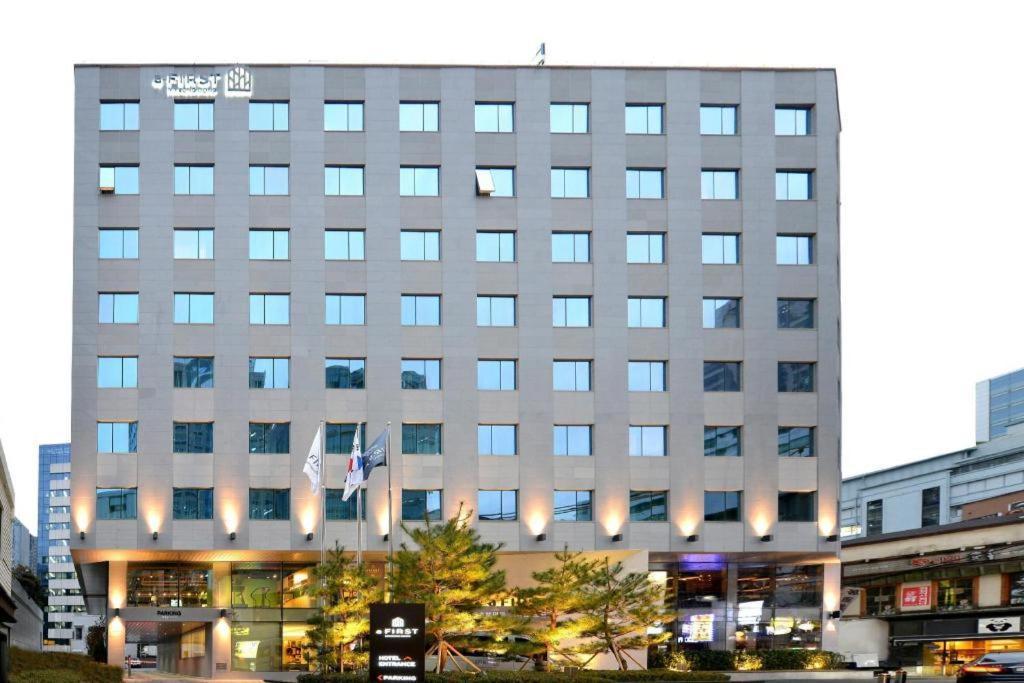 Afirst Hotel Myeongdong Сеул Экстерьер фото