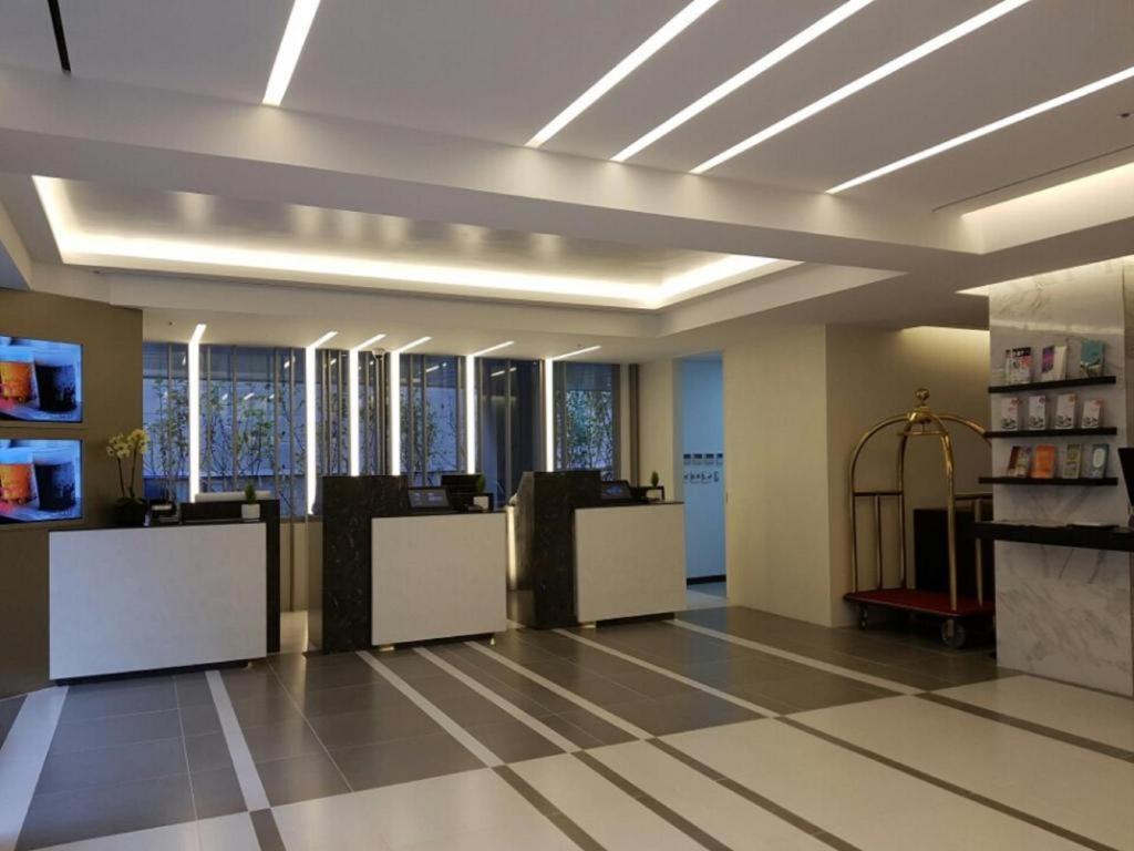Afirst Hotel Myeongdong Сеул Экстерьер фото